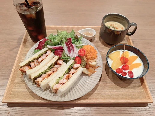 照焼チキンサンドプレート / 風響(かぜのね) 京都店