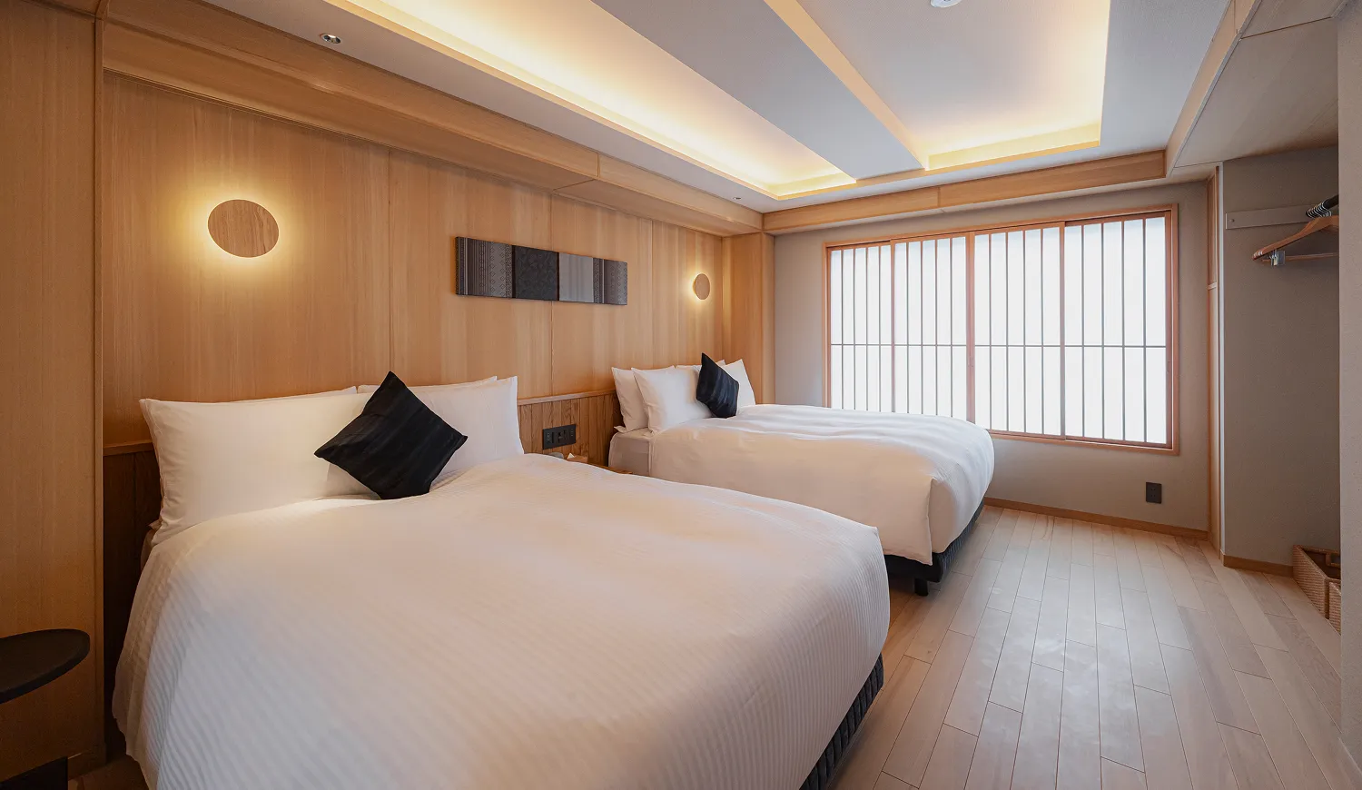 シンプルで落ち着いた設えが、心にそっと寄り添います。