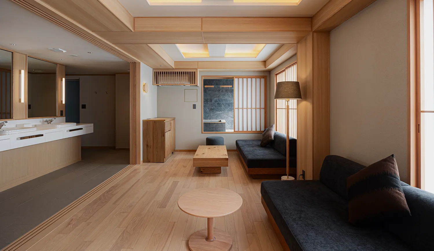 シンプルで落ち着いた設えが、心にそっと寄り添います。